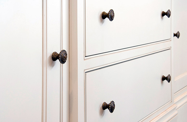 Showroom Photo Gallery of Cabinet Drawer Hardware | Schaub and Company